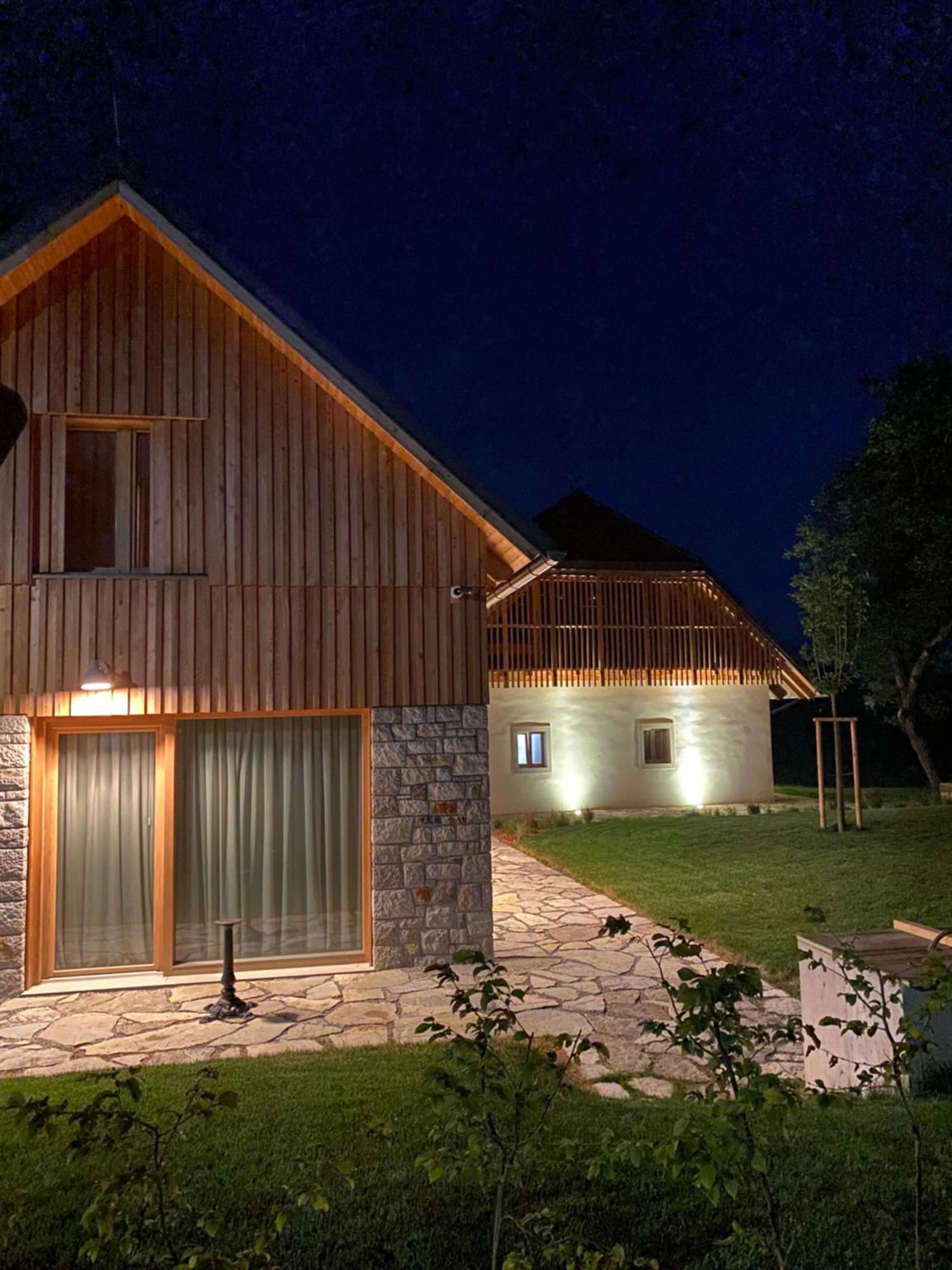 Pira Hotel Postojna Exterior photo